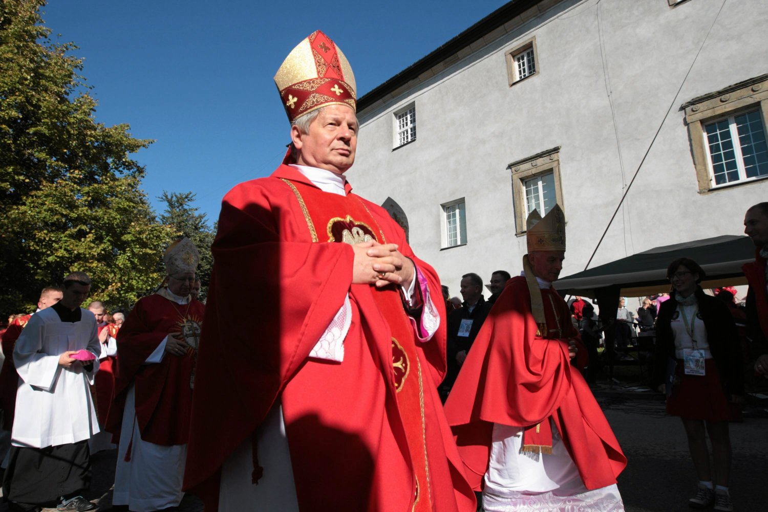 Biskup Henryk Tomasik miał tuszować pedofilię wśród kleru. Teraz jego działaniom przyjrzy się Watykan.