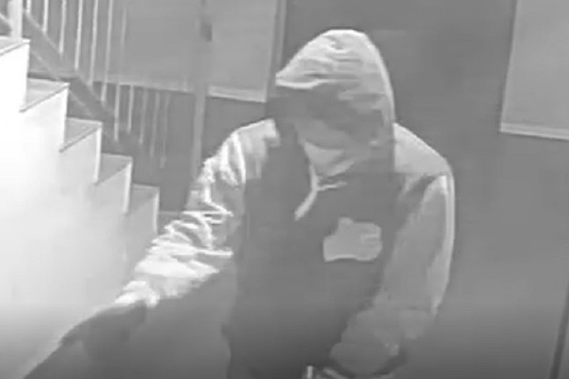 Policja pokazała wizerunek osoby podejrzanej o zabójstwo w Kołobrzegu.