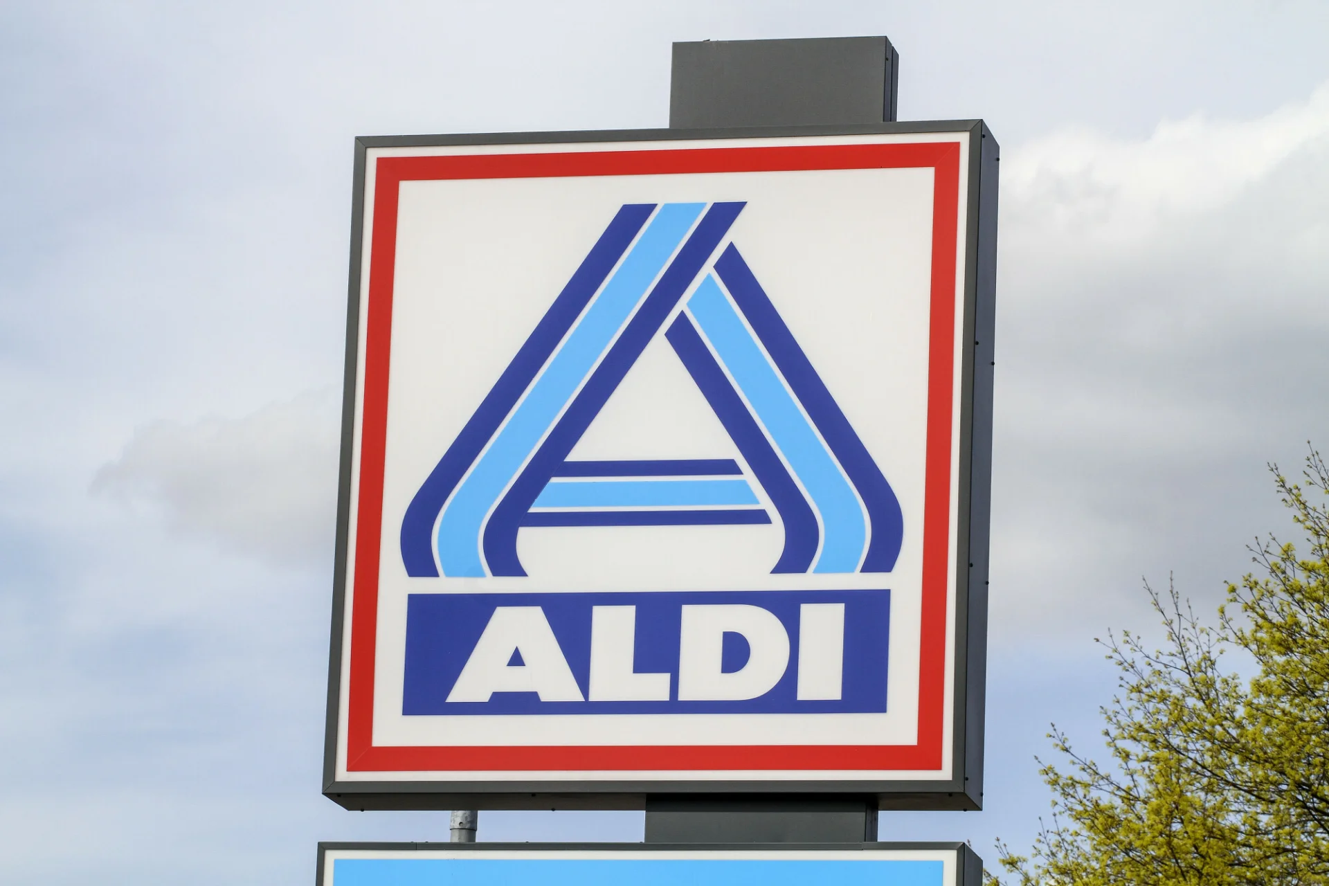 Aldi wycofuje żeliwne czajniki Crofton. Gotują wodę z kobaltem