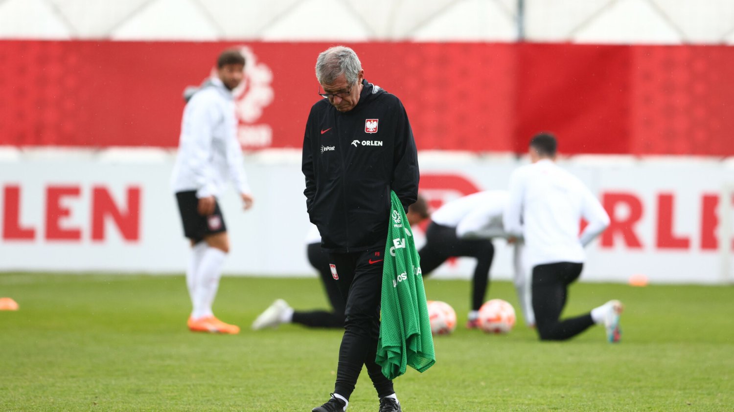 Fernando Santos obserwuje piłkarzy, który powołał do kadry. W piątek poznamy odpowiedź co do składu reprezentacji.