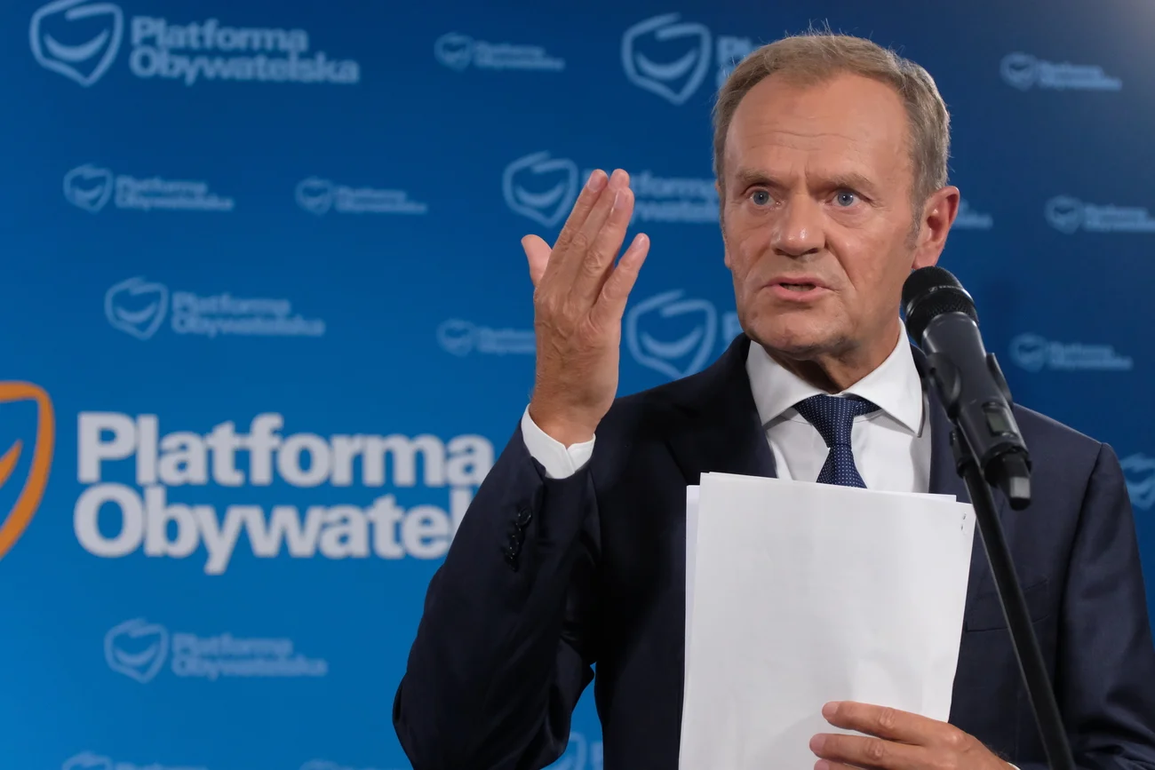 Donald Tusk pokłócił się z pracownikiem Telewizji Polskiej.