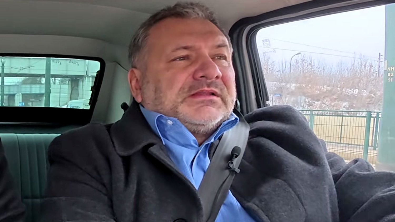 jazda Waldemara Żurka w maluchu Waldemar Żurek