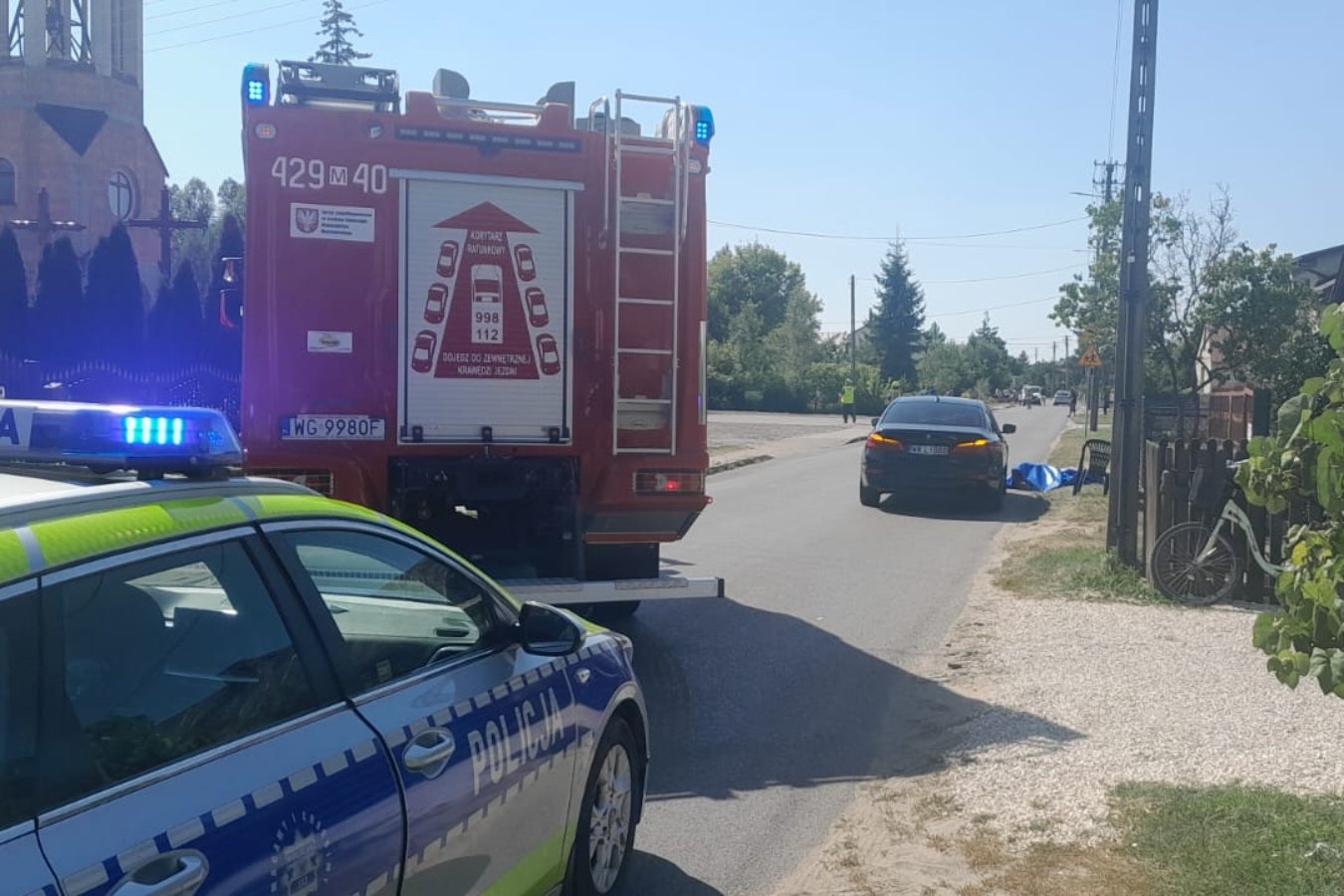 Tragiczny wypadek na Mazowszu. 42-latek potrącił autem dwoje małych dzieci