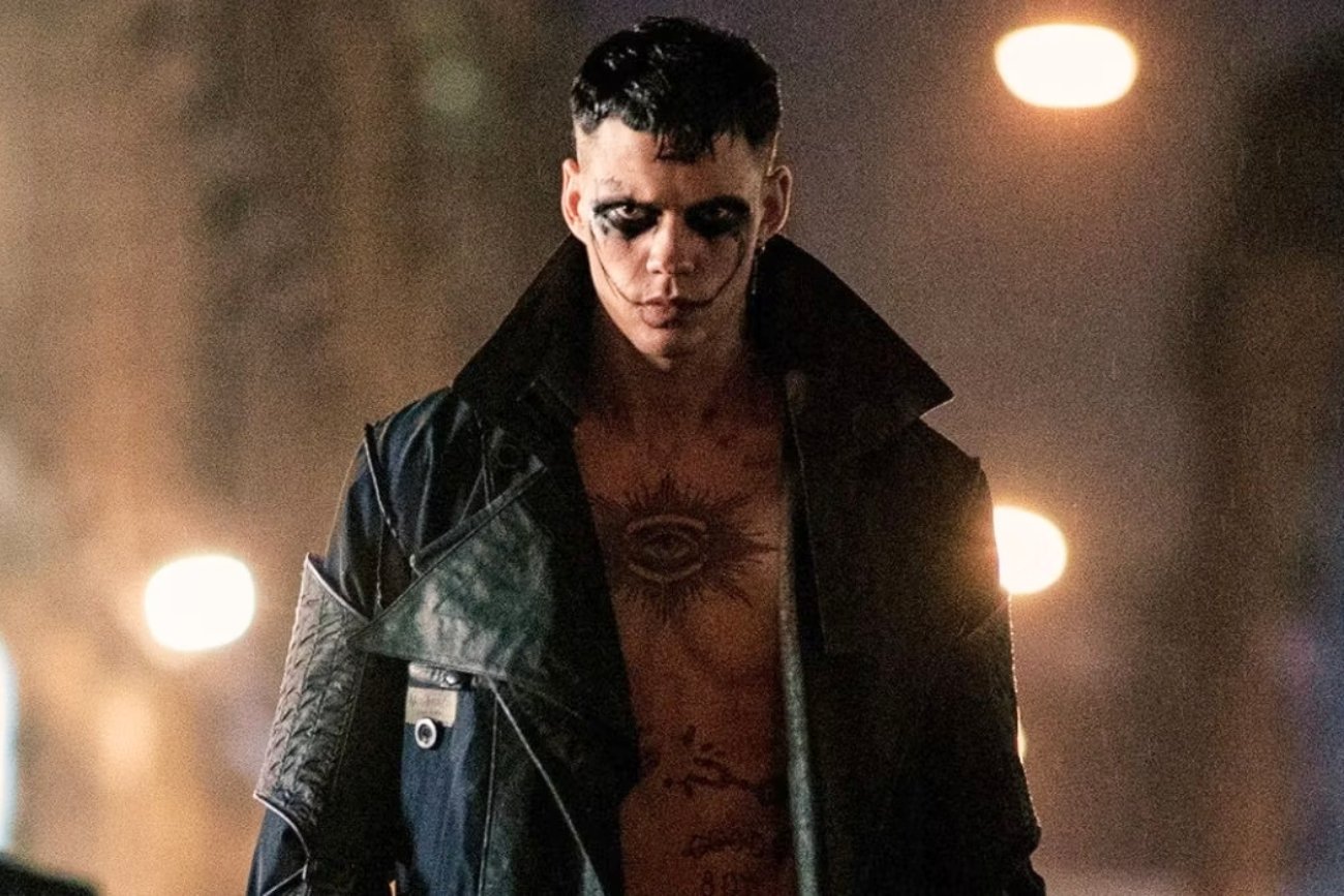 Pokazano zwiastun filmu "Kruk" z Billem Skarsgardem [TRAILER]