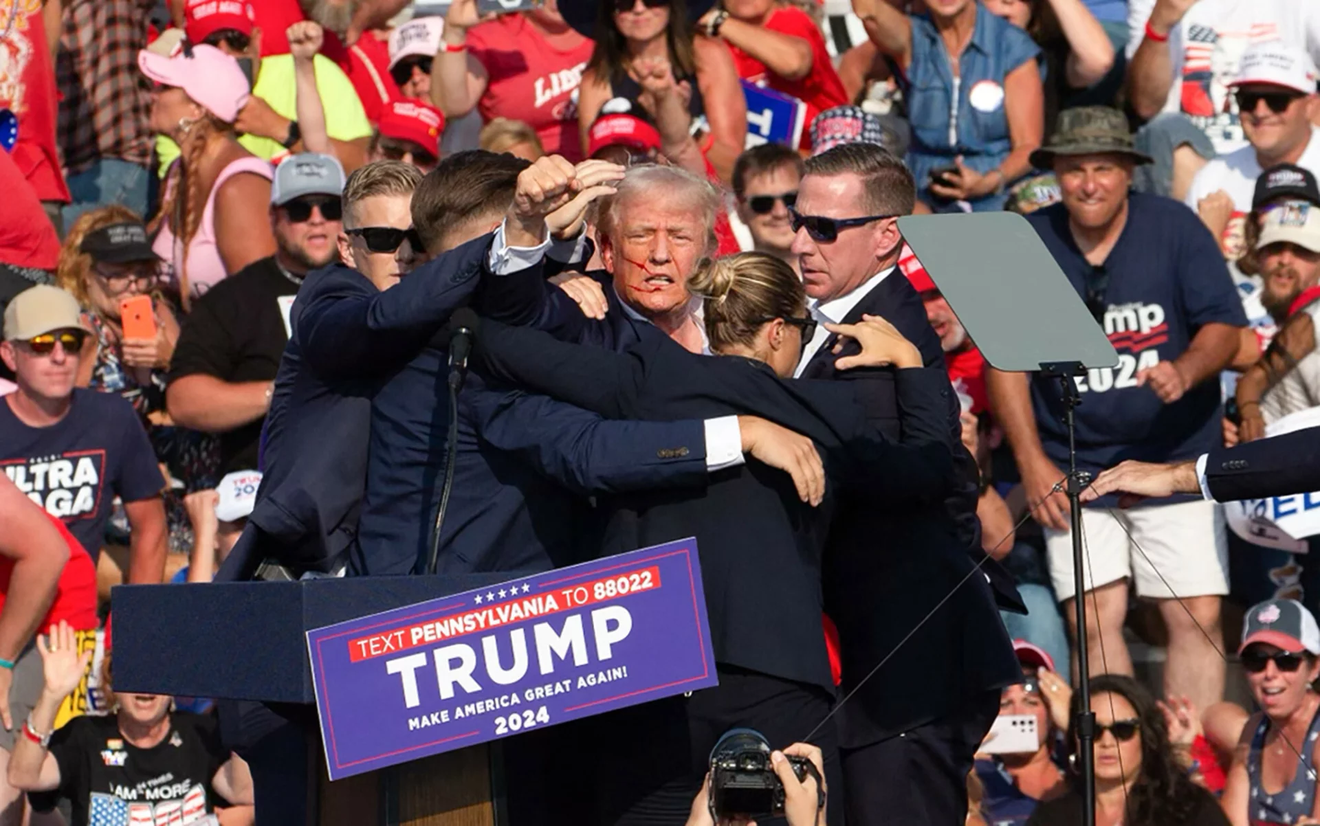 Donald Trump został ranny na wiecu w Pensylwanii.