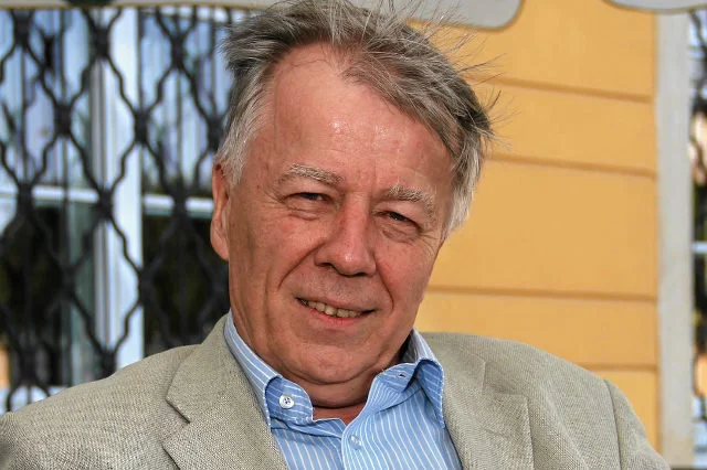 Profesor Jan Miodek przechodzi na emeryturę.