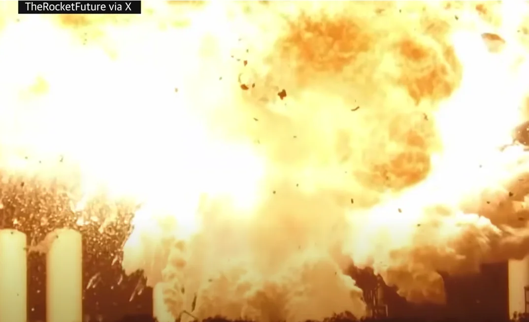 Katastrofa w bazie SpaceX. Rakieta Elona Muska zamieniła się w kulę ognia Katastrofa w bazie SpaceX. Rakieta Elona Muska zamieniła się w kulę ognia