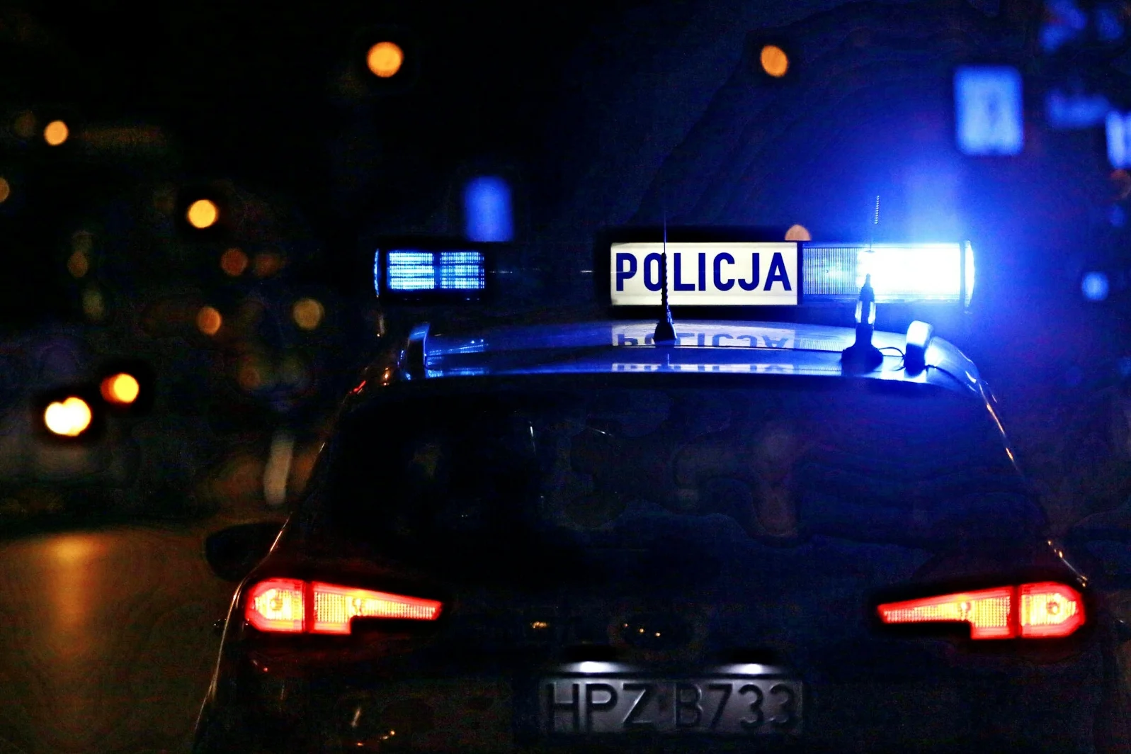 Warszawa: mężczyzna jechał na masce samochodu. Mają nowe informacje