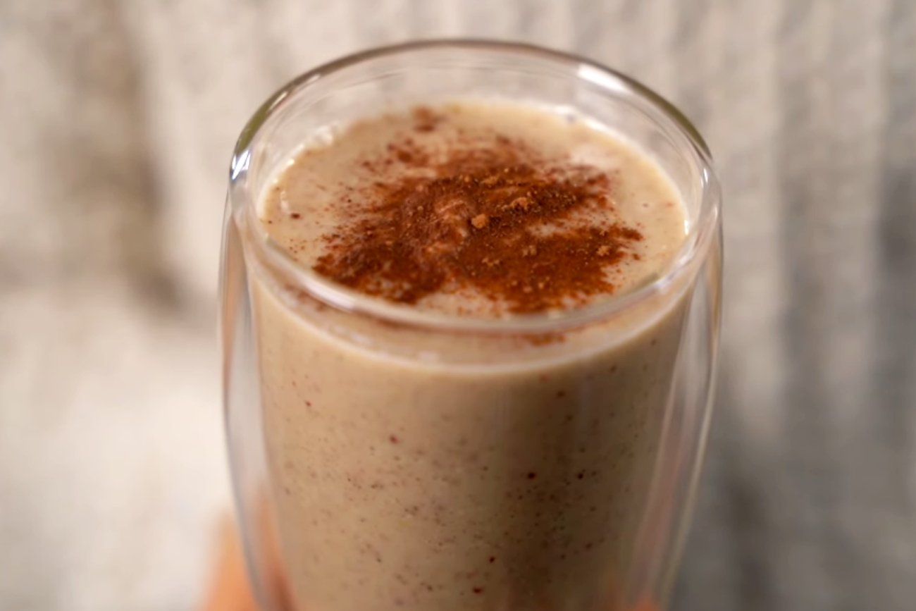 Przepis na koktajl jabłkowo-owsiankowy. Idealny na wyciszenie i dobry sen