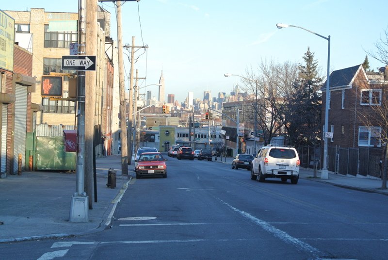 Granica Queens i Brooklynu z widokiem na Manhattan,