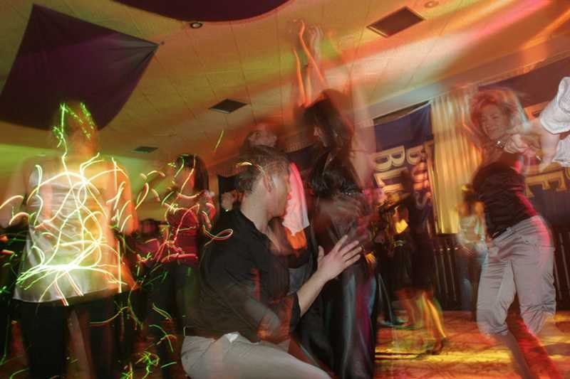 O ile impreza w stołówce akadamika (na zdjęciu AWF w Katowicach) nie razi, to Sylwester w Domu Pomocy Społecznej budzi niesmak.