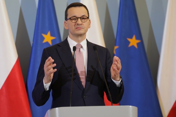 Morawiecki powiedział, kiedy rząd poinformuje o zniesieniu obostrzeń.