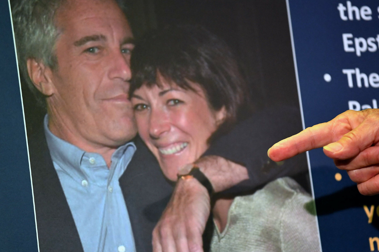 "Lista Epsteina" w internecie. Nazwisko Billa Clintona pada w aktach ponad 50 razy