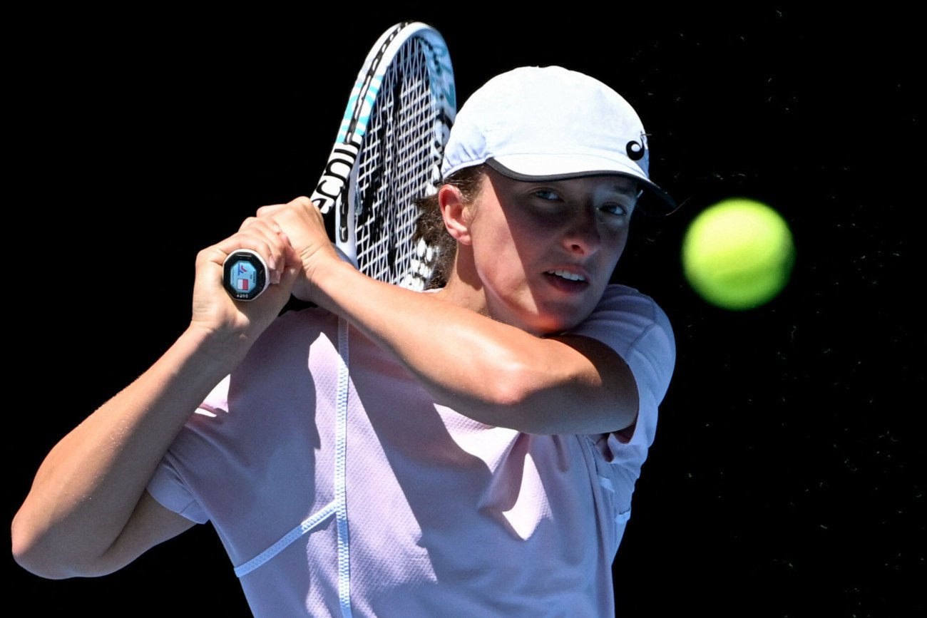 Iga Świątek w ubiegłorocznym Australian Open dotarła do półfinału imprezy. Niedługo później została liderką rankingu.