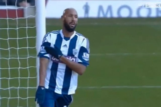 Nicolas Anelka wykonuje "quenelle"