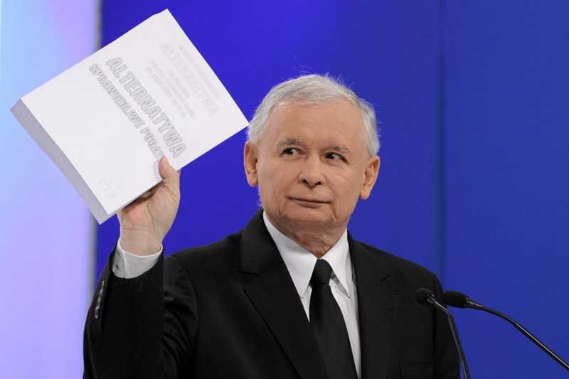 Prezes PiS Jarosław Kaczyński stwierdził, że nie będzie komentował słów Krystyny Pawłowicz, dopóki mainstreamowe media nie zaczną rozliczać Stefana Niesiołowskiego czy Andrzeja Halickiego