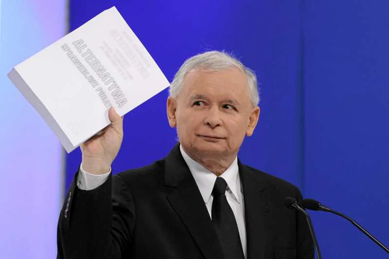 Prezes PiS Jarosław Kaczyński stwierdził, że nie będzie komentował słów Krystyny Pawłowicz, dopóki mainstreamowe media nie zaczną rozliczać Stefana Niesiołowskiego czy Andrzeja Halickiego