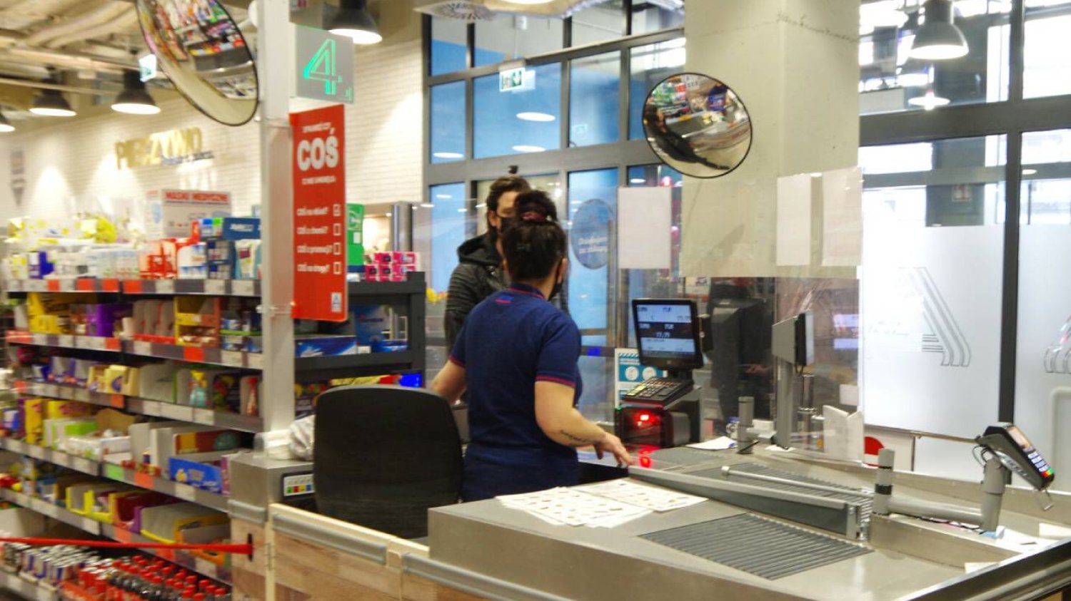 Ile zarabia się w Aldi? Pracownicy sklepu dostali podwyżki