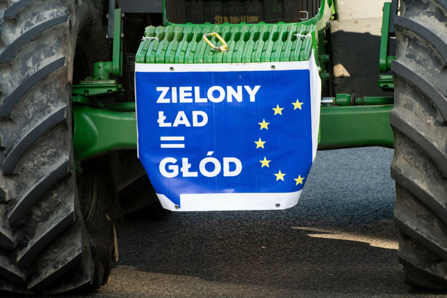 Czy Zielony Ład da się zatrzymać? Tego chcą uczestniczy protestu rolników.