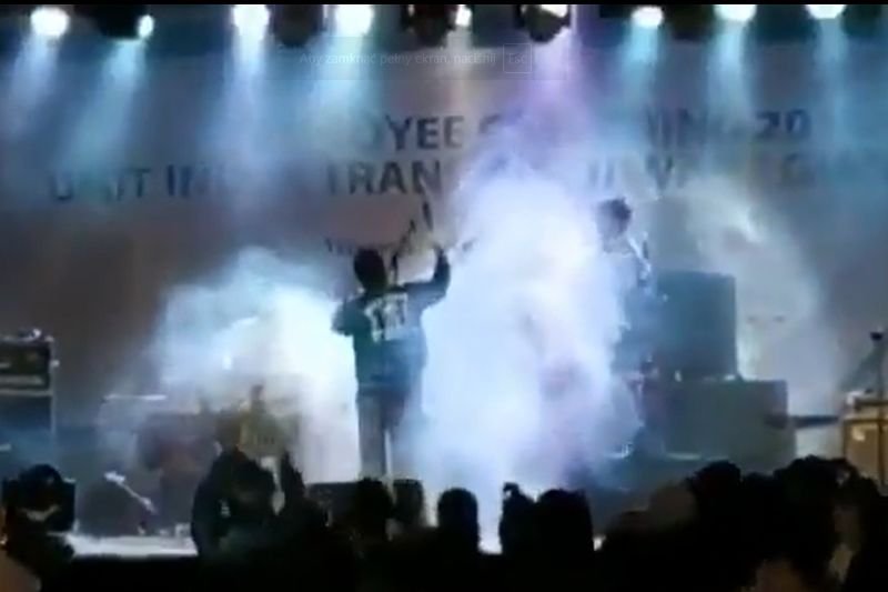 Basista i menadżer grupy Seventeen zginęli w wyniku uderzenia fali Tsunami w zachodniej Indonezji.