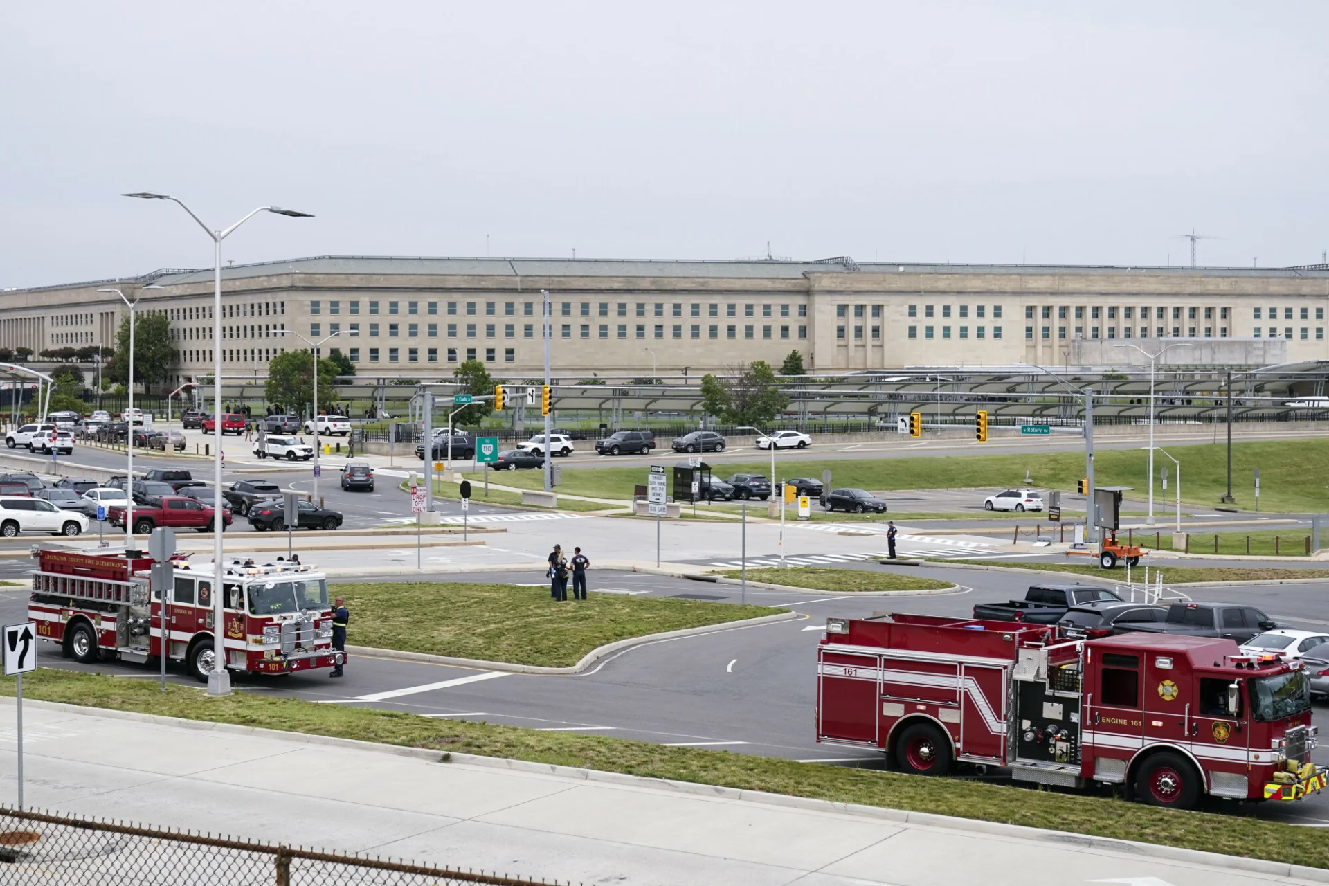 Pentagon został zamknięty po tym, jak koło pobliskiej stacji metra padły strzały.