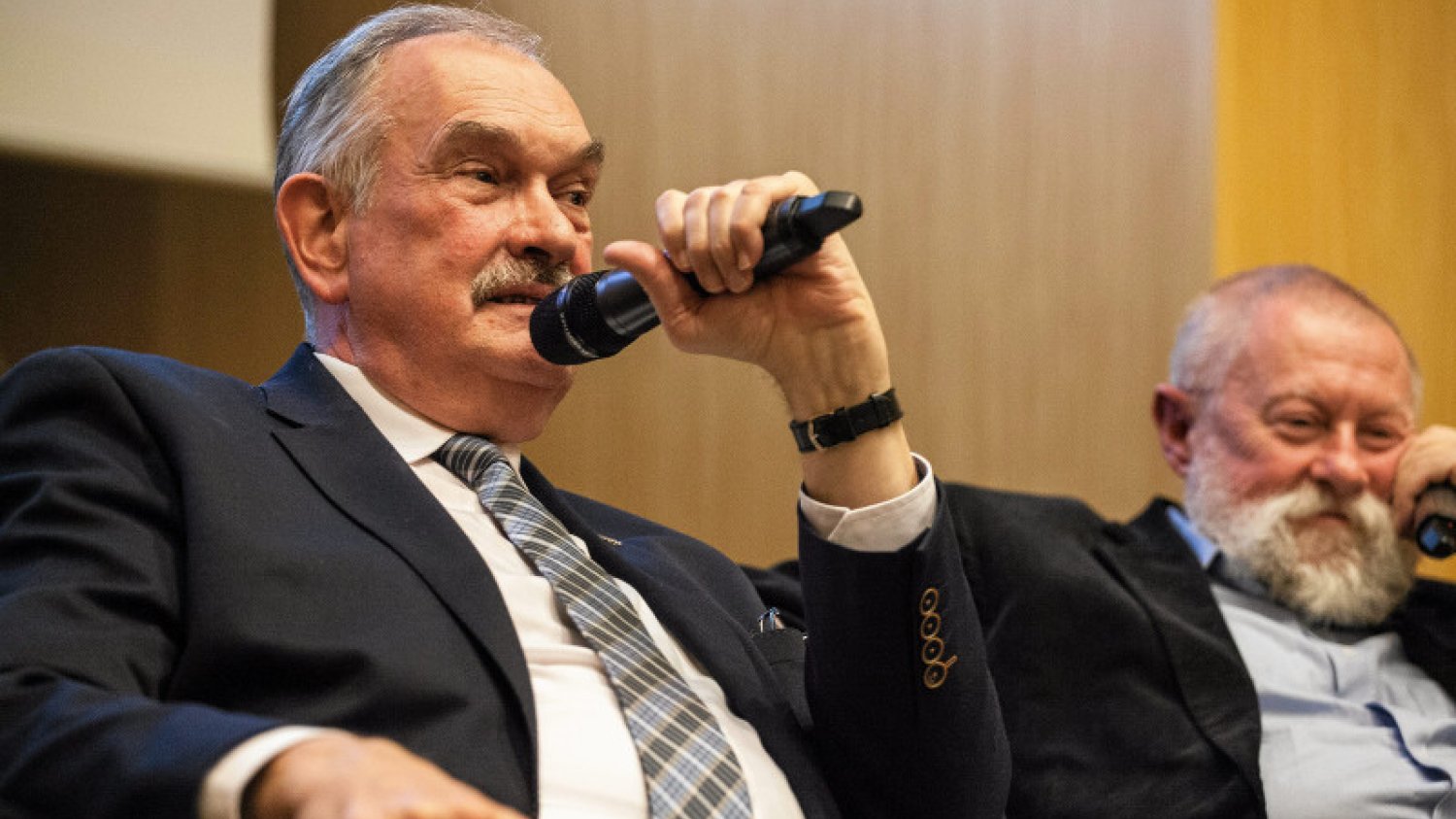 Rada Języka Polskiego zwróciła uwagę na granice wulgarności i brutalności, która w debacie publicznej zostały przekroczone. Naukowcy chcą podjąć zdecydowane działania.