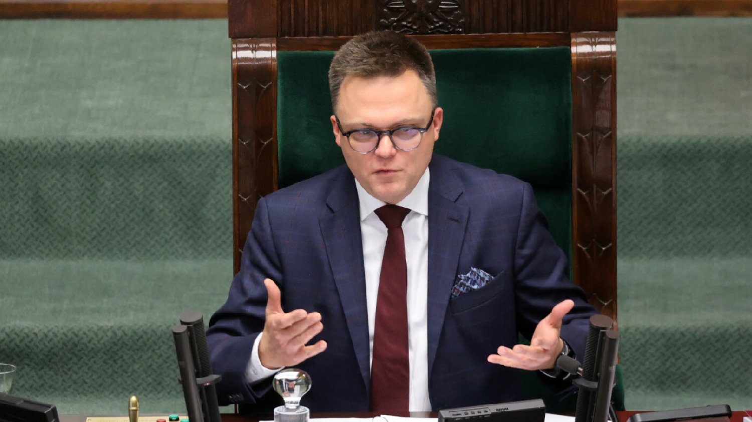 Sejm. Szymon Hołownia nie prowadzi obrad. Zastępuje go Zgorzelski.