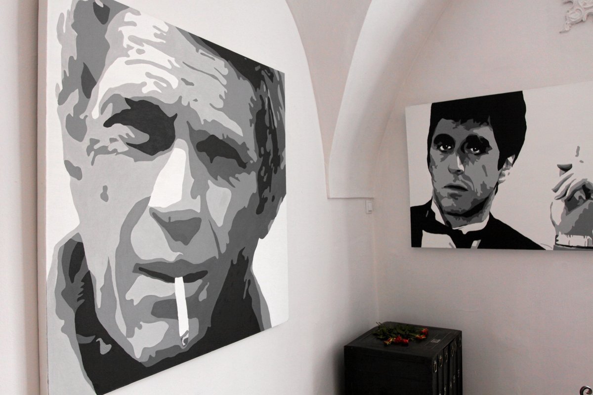 Wnętrze galerii-kawiarni Pov Koncept w Warszawie przy ulicy Freta 18.