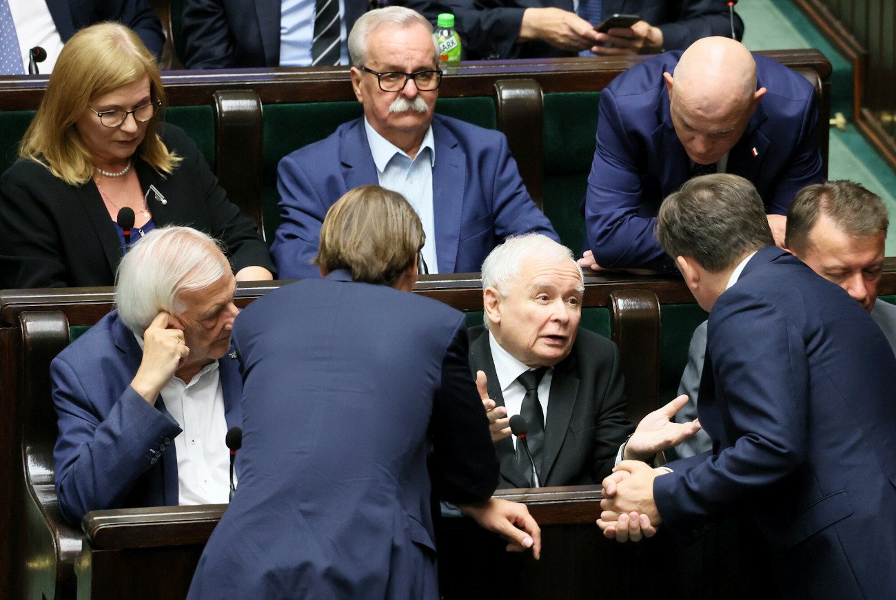 Czy temat reparacji podzieli los katastrofy smoleńskiej? PiS rządzi od 2015 roku, ale mimo szumnych zapowiedzi, nie udało im się nic zdziałać.