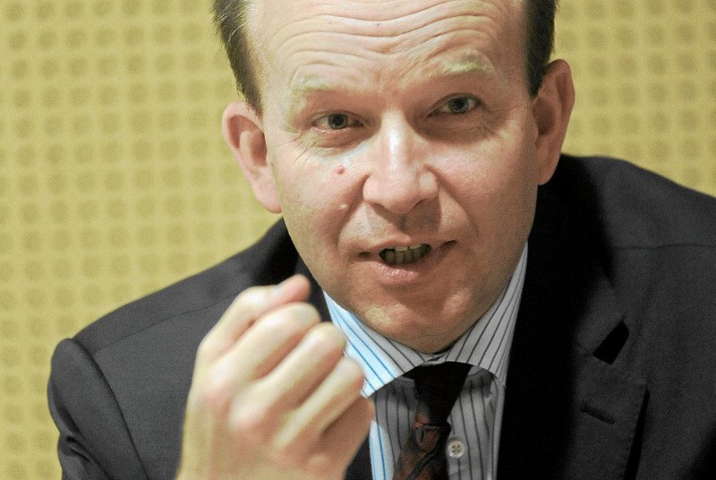 Konstanty Radziwiłł wycofa pigułkę "dzień po" dostępną bez recepty?