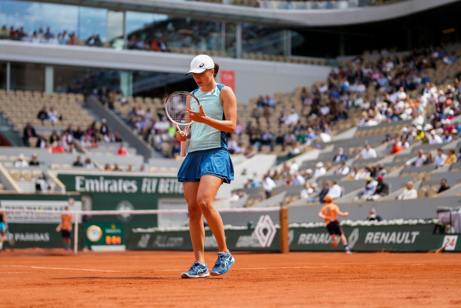 Iga Świątek niczym słynny francuski pociąg TGV mknie po triumf na kortach Rolanda Garrosa