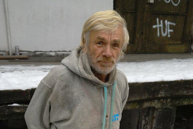 Pan Jan, bezdomny mieszkaniec Ursynowa, potrzebuje pomocy