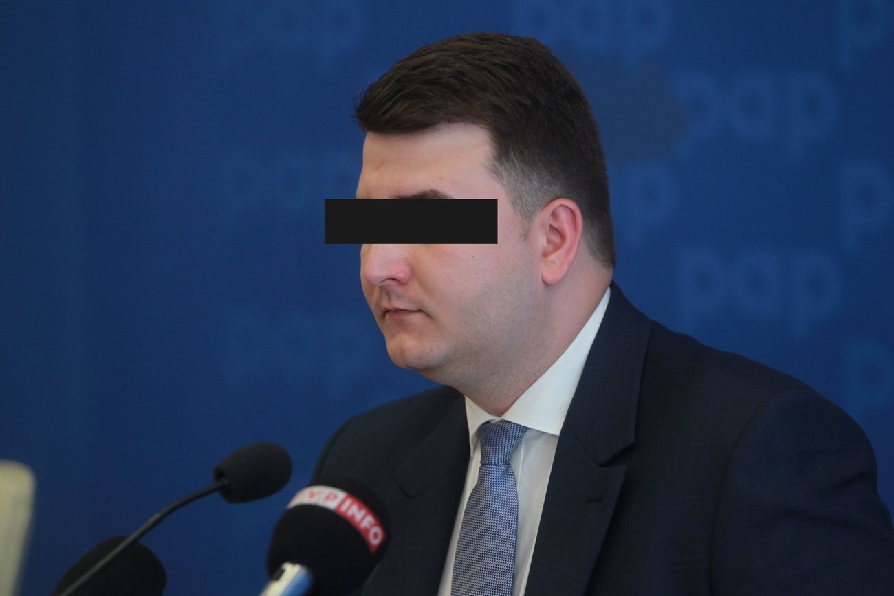 Czy Bartłomiej Misiewicz sprzedawał wódkę bez zezwolenia?