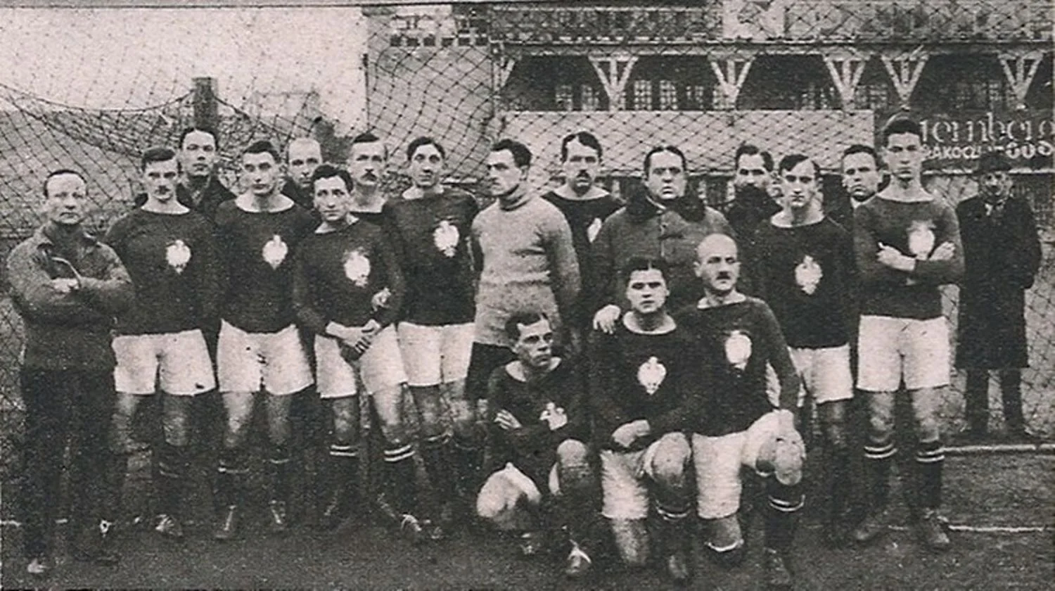 Tak wyglądała reprezentacja Polski 18 grudnia 1921 roku przed pierwszym meczem w dziejach