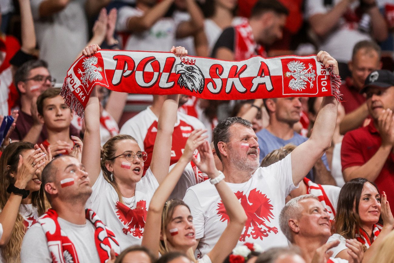 Polscy kibice z pewnością planują wsparcie Biało-Czerwonych podczas meczu barażowego o MŚ 2022 z Rosją.