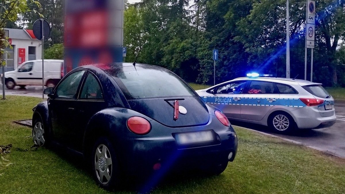 36-latka wjechała w pylon na stacji w Radomsku. I nie przez frustrację na ceny paliw