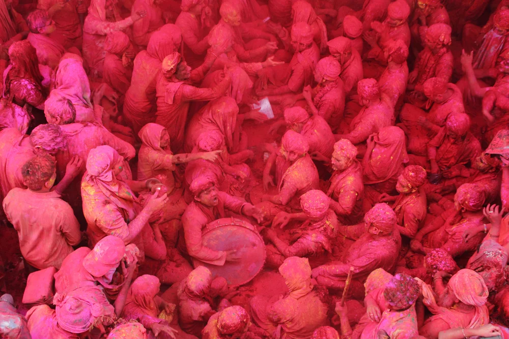 [url=http://shutr.bz/1mIJ6Ae] Celebracja Holi w świątyni Radharani [/url]