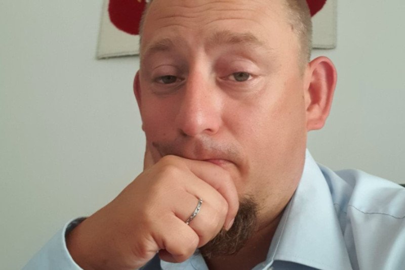 Burmistrz Kęt poruszył temat zamkniętych przychodni. "Nie zgadzam się na to, by młodziutka matka z dwutygodniowym dzieckiem odeszła z płaczem od zamkniętych drzwi" – napisał na FB.