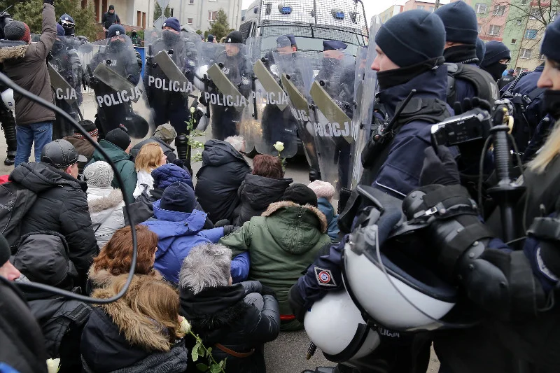 Interwencja policji podczas IV Marszu Pamięci Żołnierzy Wyklętych .