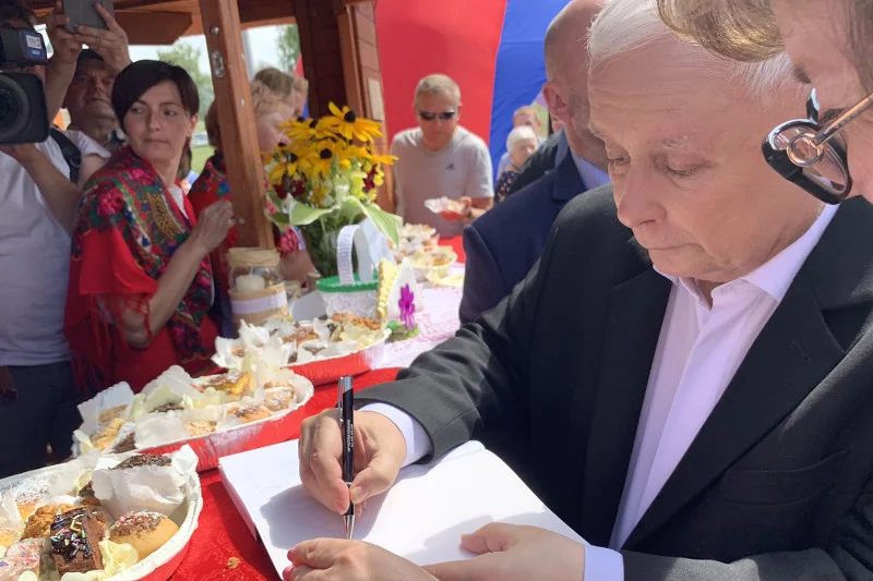 Jarosław Kaczyński promuje Jacka Sasina w Chełmie.