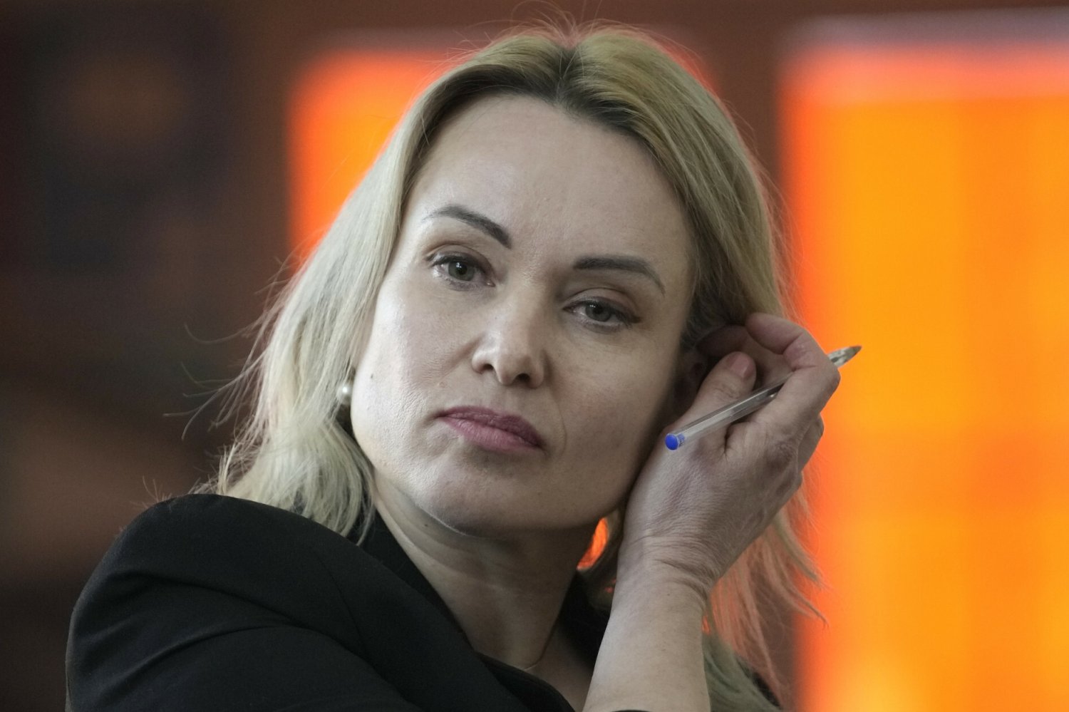 Owsiannikowa uciekła z Rosji do Francji.