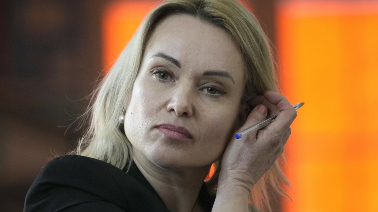 Owsiannikowa uciekła z Rosji do Francji.