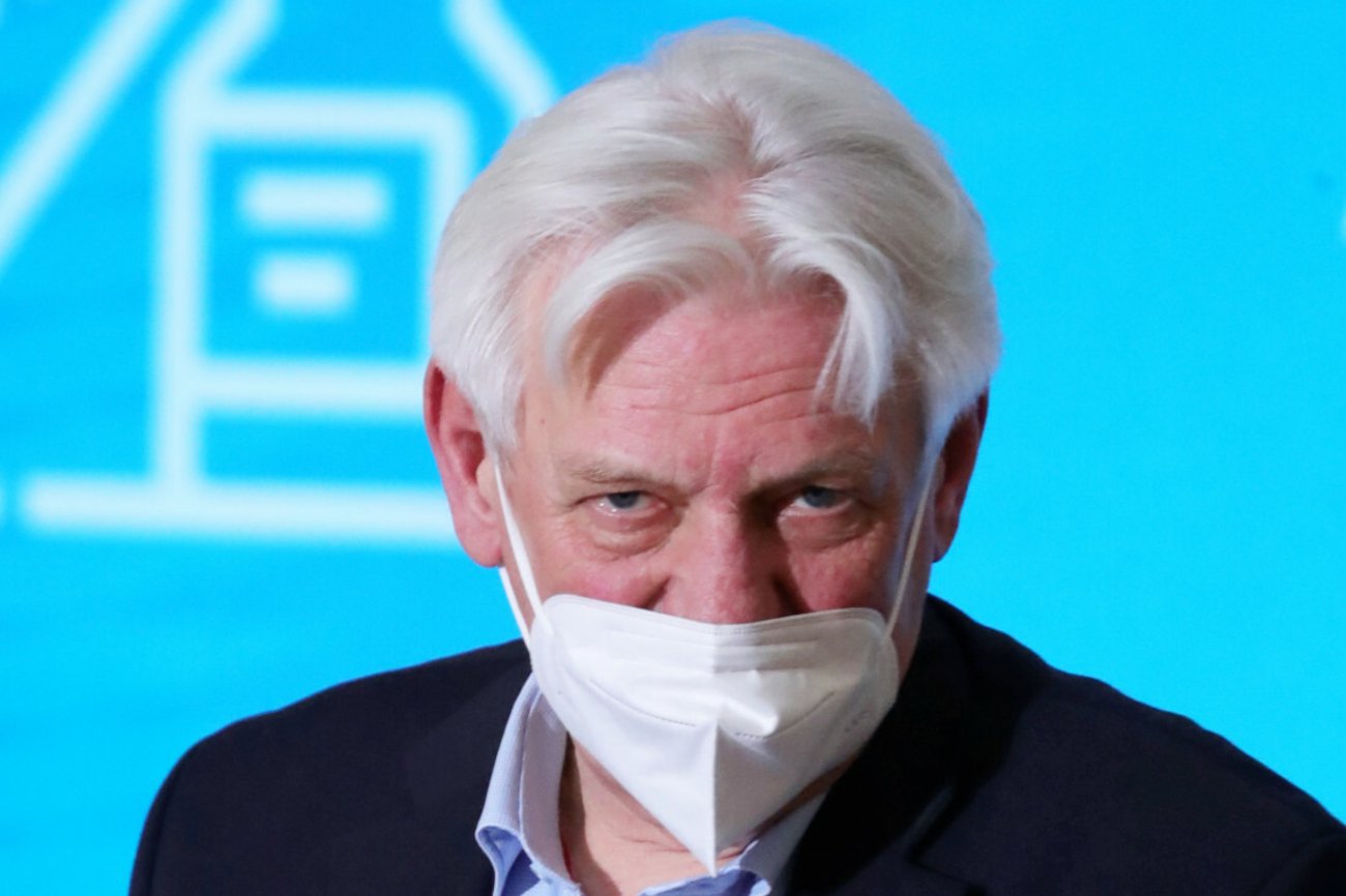 Prof. Andrzej Horban ostrzega przed omikronem.