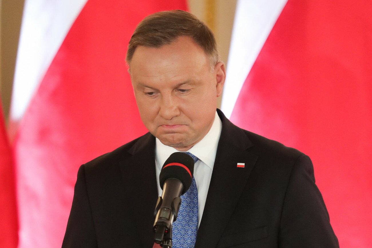 Andrzejowi Dudzie ufa obecnie zaledwie 35,7 proc. Polaków.