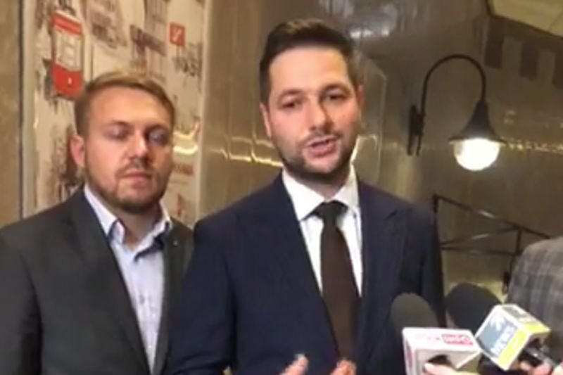 Patryk Jaki wybrał sie do Sofii na marne, bo z całej wizyty zapamiętamy jego "klęskę" w rozmowie z bułgarskim aktywistą.