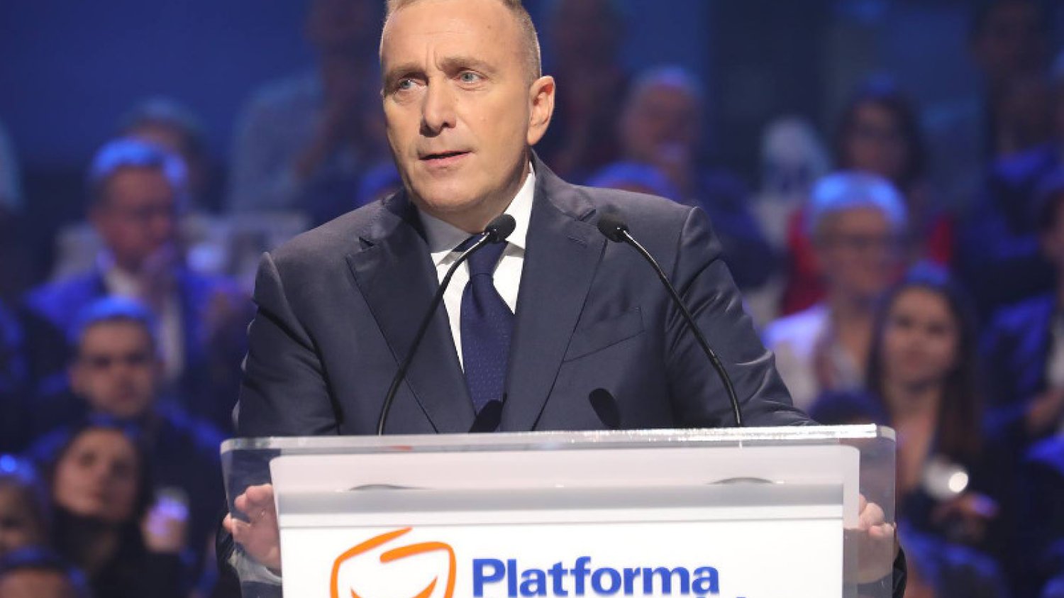 "Polacy muszą wiedzieć na co mają głosować. Mówiliśmy o totalnej opozycji, teraz przedstawiamy totalną propozycję" - powiedział Grzegorz Schetyna na konwencji w Łodzi.