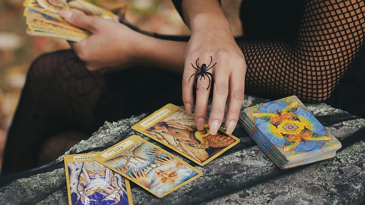 5 podcastów o astrologii, horoskopach, tarocie i ezoteryce [LISTA]