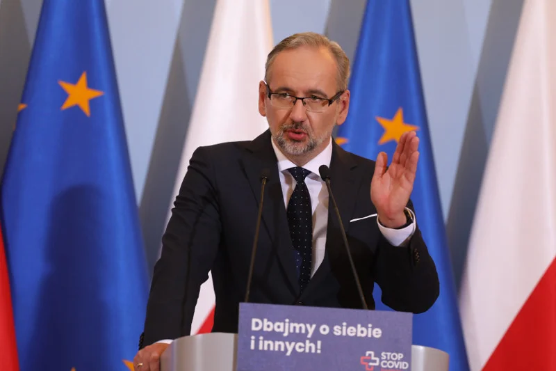 Niedzielski zaznacza, że liczba zleceń POZ pokazuje, jak będzie zmieniała się liczba zakażeń.