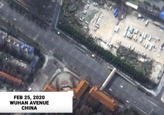 Od kiedy Wuhan stało się epicentrum światowej pandemii covid-19 miasto całkowicie się wyludniło a ruch uliczny niemal zupełnie zamarł.