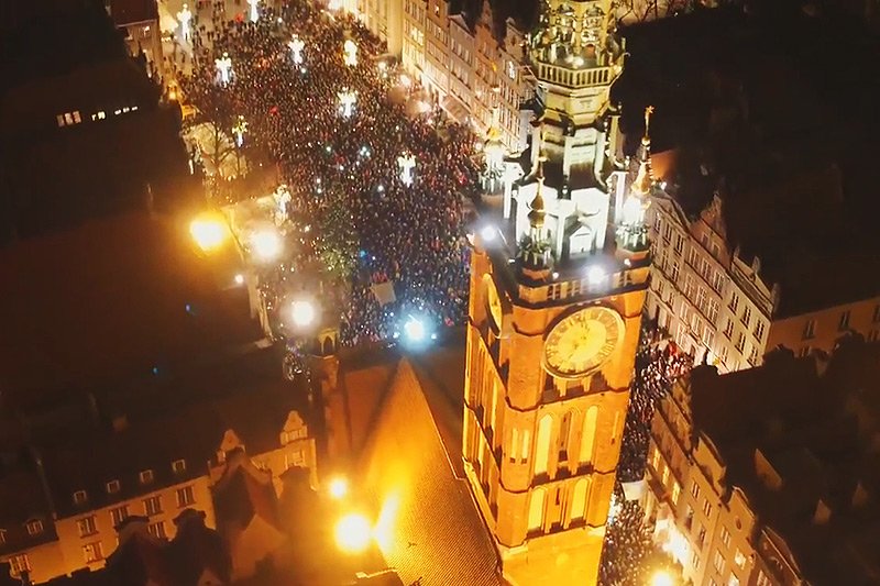 Gdańszczanie pokazali, że szanowali i lubili zamordowanego prezydenta Pawła Adamowicza.